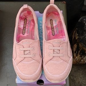 Skechers memory foam shoes